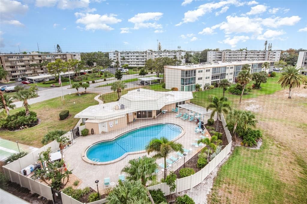 For Sale: $198,800 (2 beds, 2 baths, 1088 Square Feet)