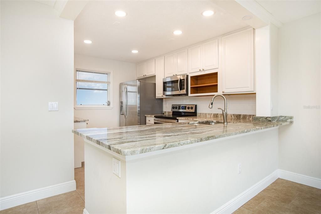 For Sale: $198,800 (2 beds, 2 baths, 1088 Square Feet)