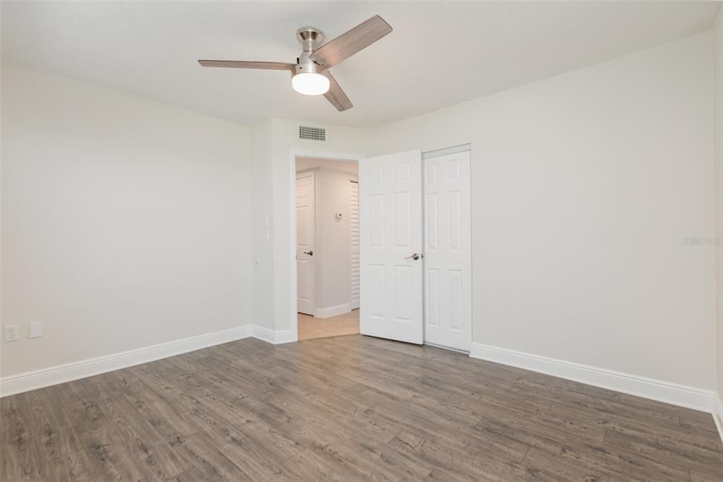 For Sale: $198,800 (2 beds, 2 baths, 1088 Square Feet)
