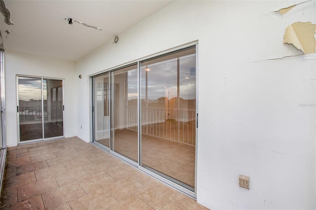 For Sale: $198,800 (2 beds, 2 baths, 1088 Square Feet)