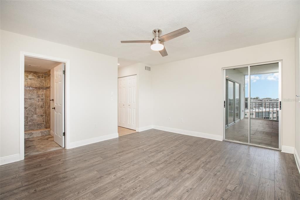 For Sale: $198,800 (2 beds, 2 baths, 1088 Square Feet)