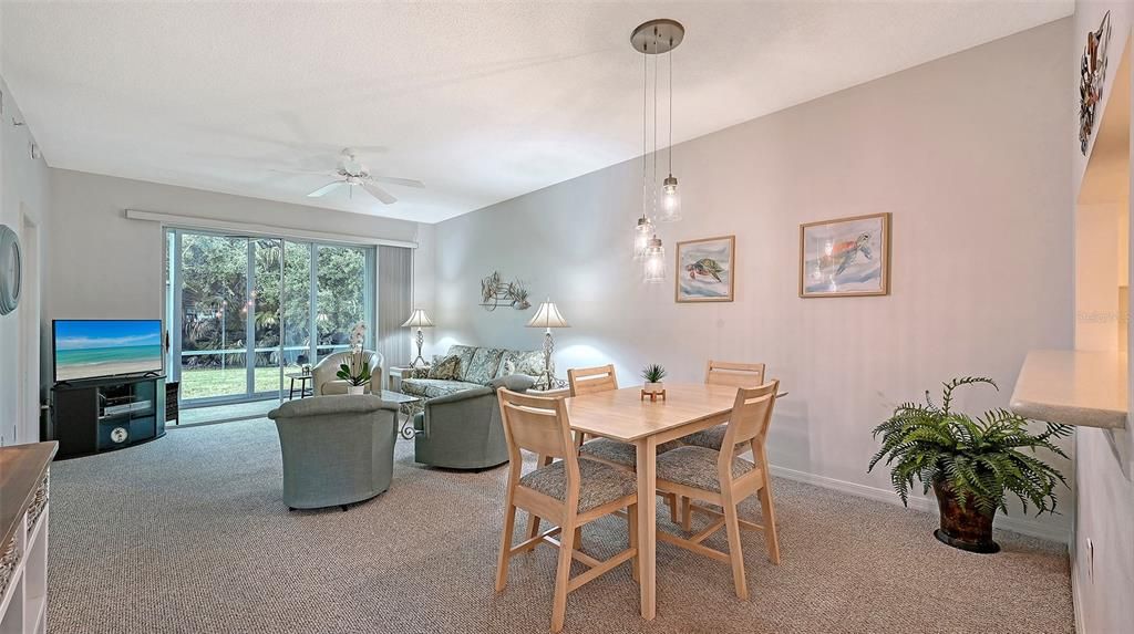 Activo con contrato: $289,900 (2 camas, 2 baños, 1238 Pies cuadrados)