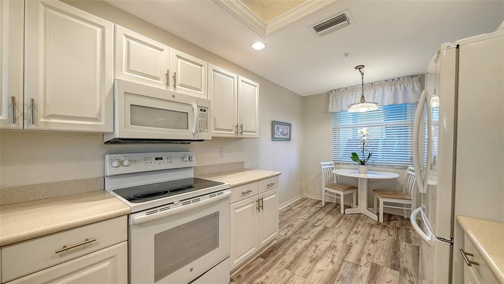 Activo con contrato: $289,900 (2 camas, 2 baños, 1238 Pies cuadrados)