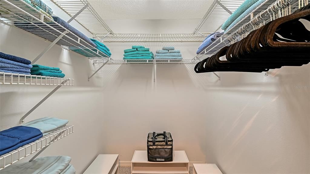 Activo con contrato: $289,900 (2 camas, 2 baños, 1238 Pies cuadrados)