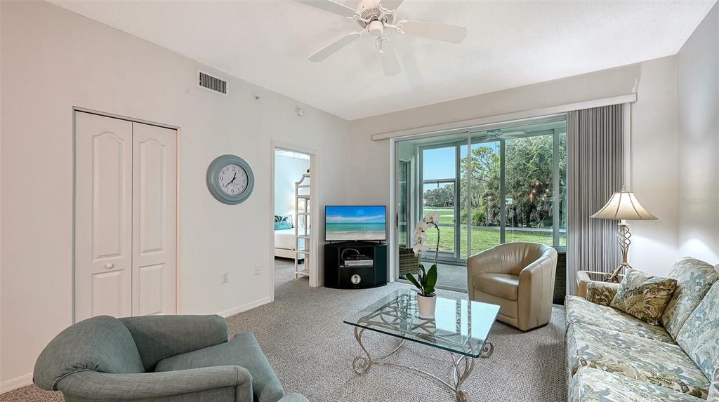 Activo con contrato: $289,900 (2 camas, 2 baños, 1238 Pies cuadrados)