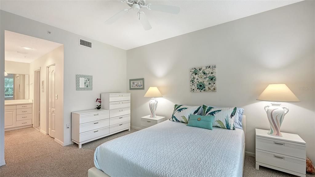 Activo con contrato: $289,900 (2 camas, 2 baños, 1238 Pies cuadrados)