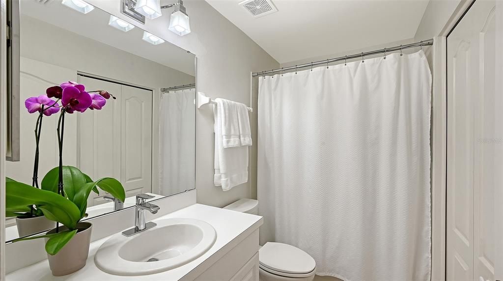 Activo con contrato: $289,900 (2 camas, 2 baños, 1238 Pies cuadrados)