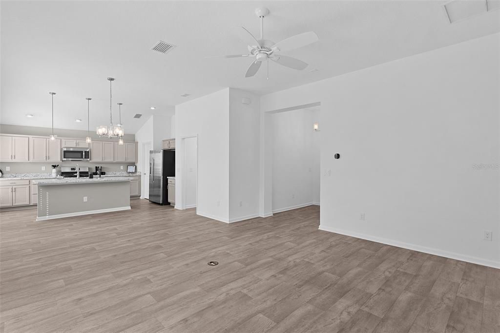 For Sale: $409,500 (3 beds, 2 baths, 1419 Square Feet)