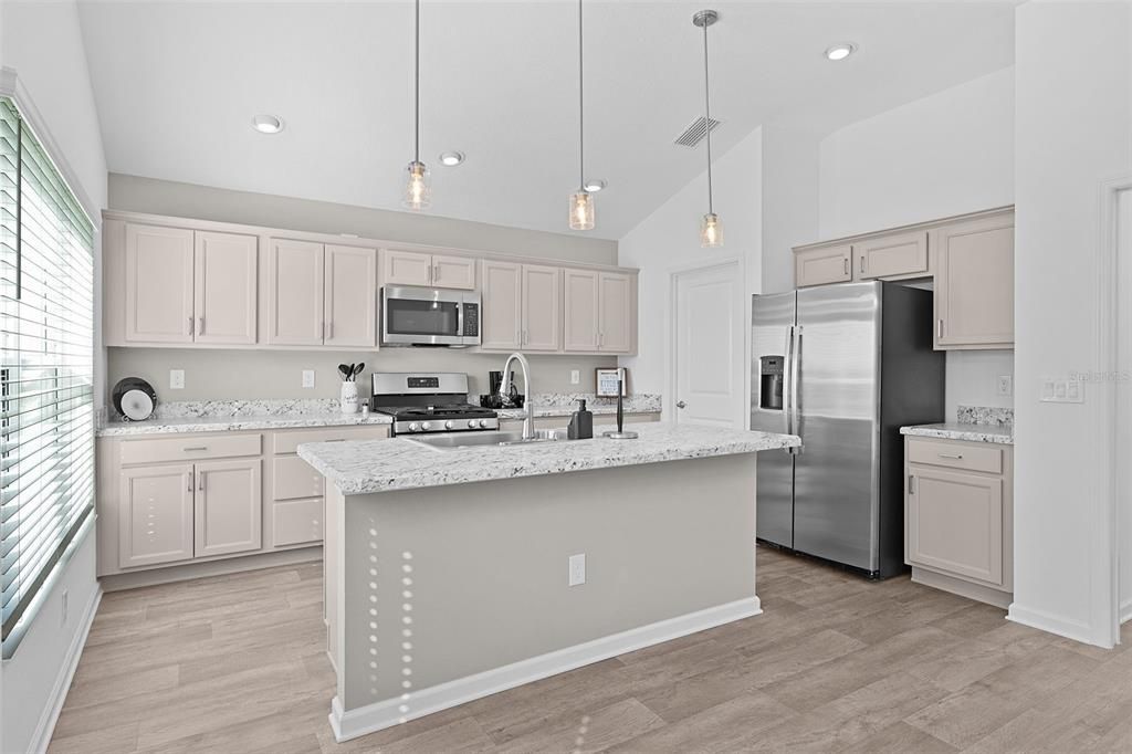 For Sale: $409,500 (3 beds, 2 baths, 1419 Square Feet)