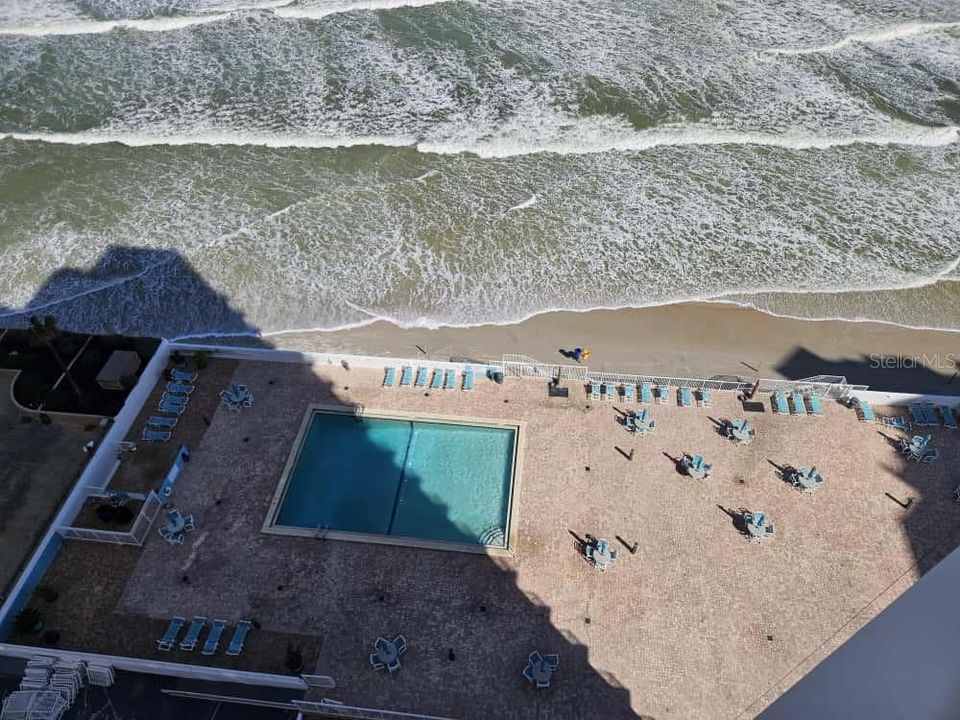 For Sale: $300,000 (2 beds, 2 baths, 1171 Square Feet)