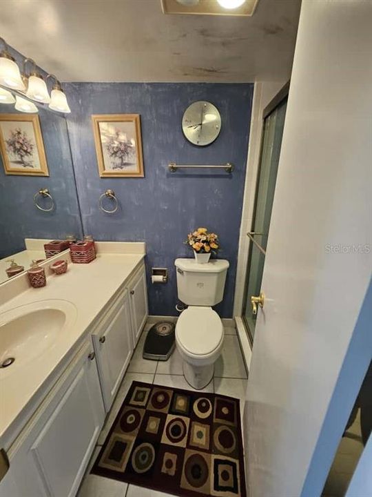 For Sale: $300,000 (2 beds, 2 baths, 1171 Square Feet)