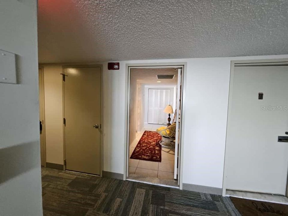 For Sale: $300,000 (2 beds, 2 baths, 1171 Square Feet)