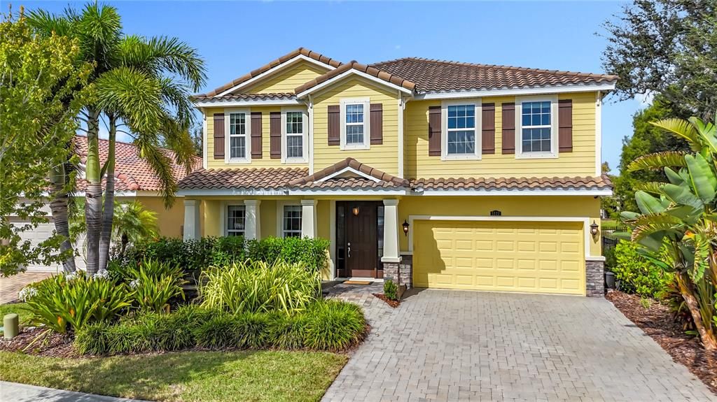 For Sale: $640,000 (4 beds, 2 baths, 2728 Square Feet)