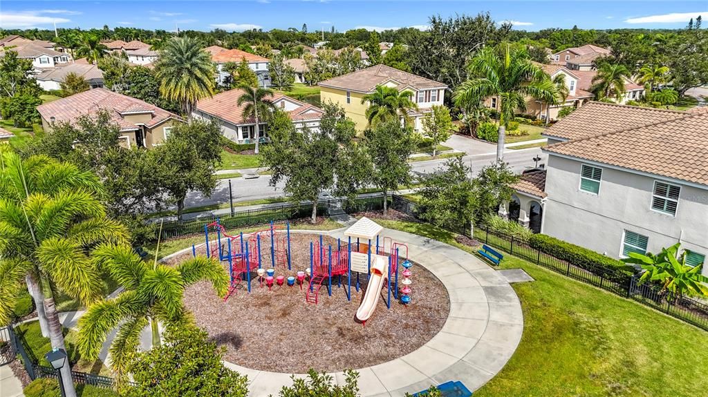 For Sale: $640,000 (4 beds, 2 baths, 2728 Square Feet)