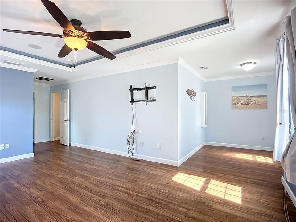 For Sale: $640,000 (4 beds, 2 baths, 2728 Square Feet)