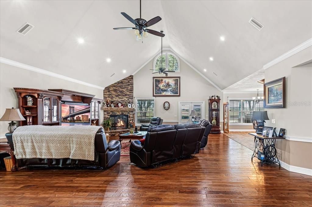 En Venta: $3,899,000 (4 camas, 4 baños, 5489 Pies cuadrados)