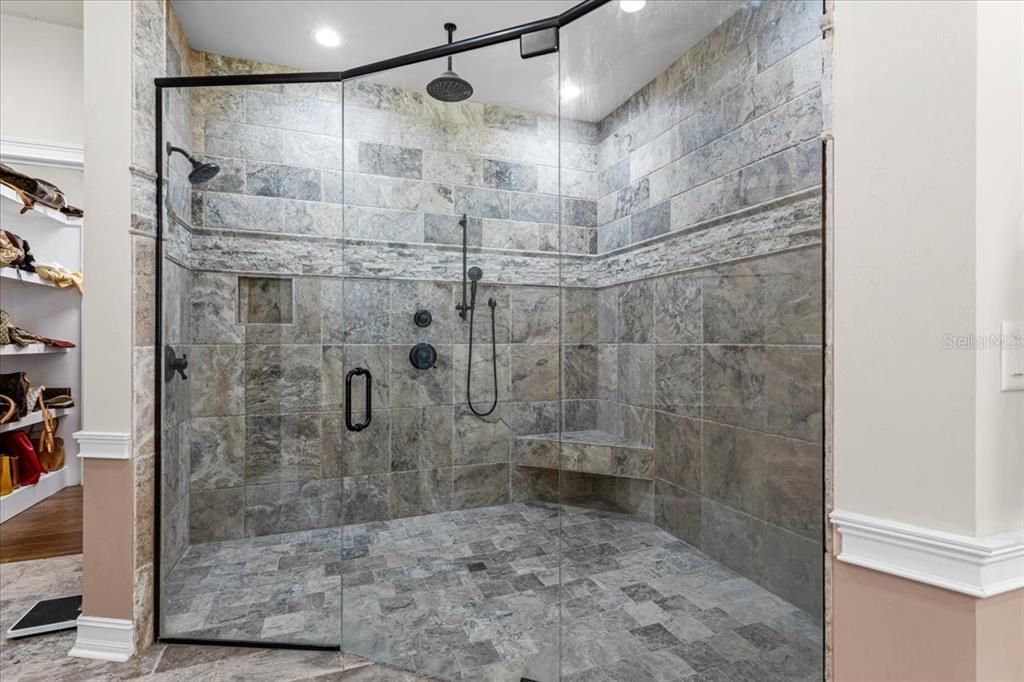 En Venta: $3,899,000 (4 camas, 4 baños, 5489 Pies cuadrados)