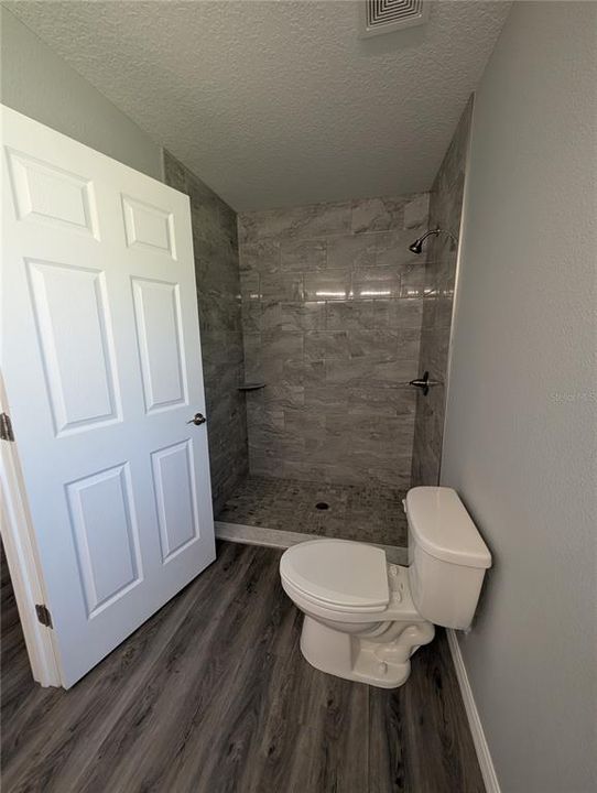 В аренду: $1,900 (4 спален, 2 ванн, 1664 Квадратных фут)