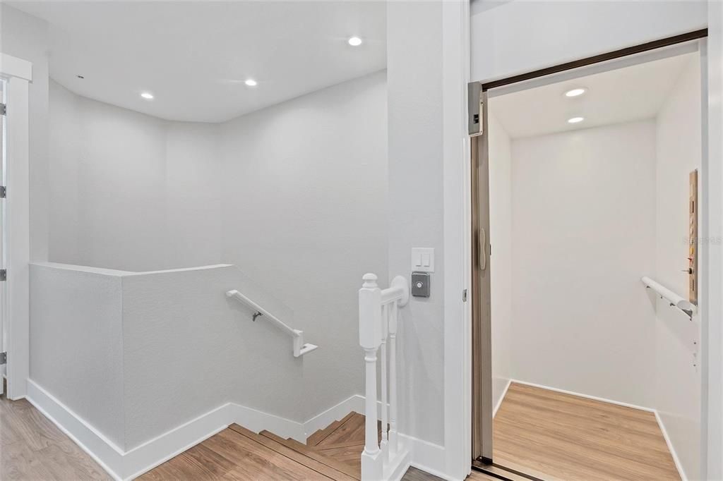 出租: $3,500 (3 贝兹, 3 浴室, 2397 平方英尺)