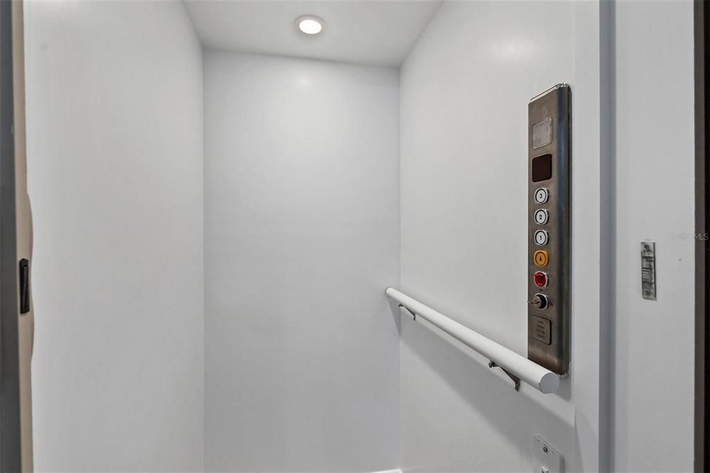 出租: $3,500 (3 贝兹, 3 浴室, 2397 平方英尺)