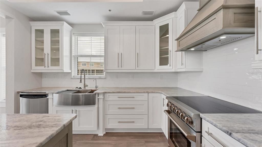 出租: $3,500 (3 贝兹, 3 浴室, 2397 平方英尺)