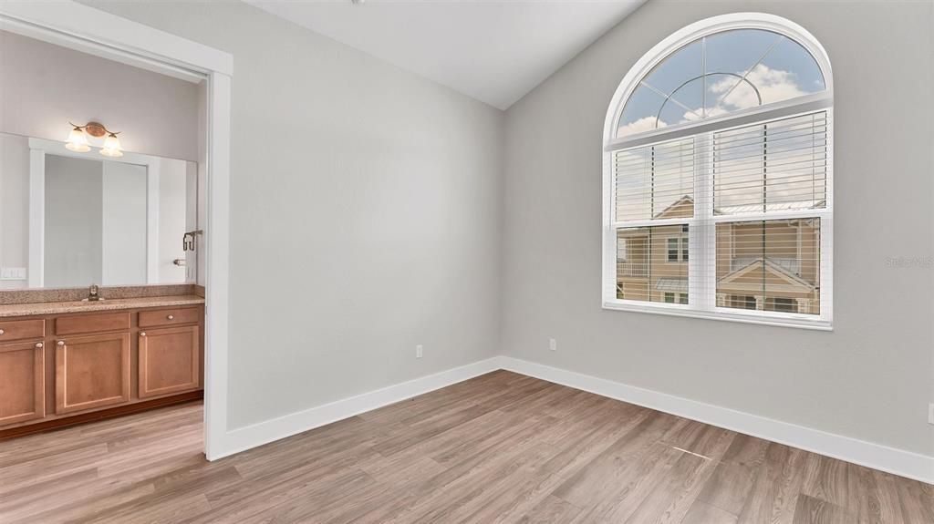 出租: $3,500 (3 贝兹, 3 浴室, 2397 平方英尺)