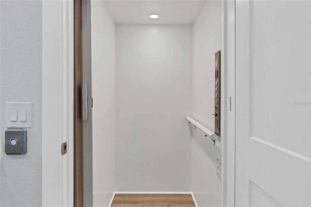 出租: $3,500 (3 贝兹, 3 浴室, 2397 平方英尺)