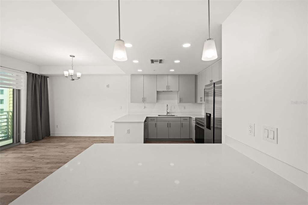 For Sale: $480,000 (1 beds, 2 baths, 858 Square Feet)