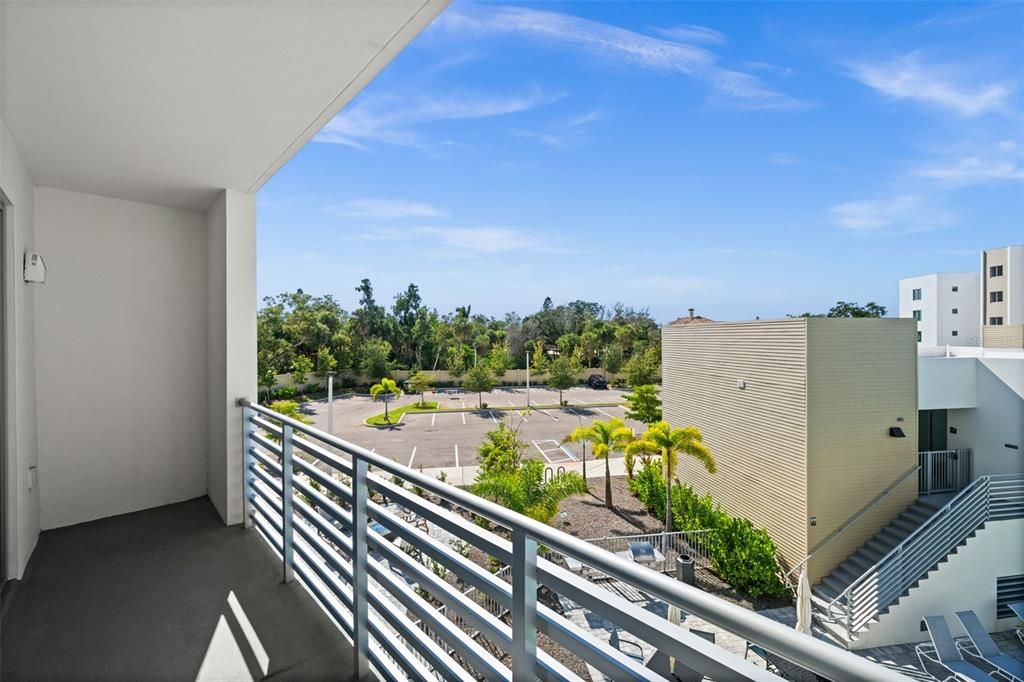 For Sale: $480,000 (1 beds, 2 baths, 858 Square Feet)