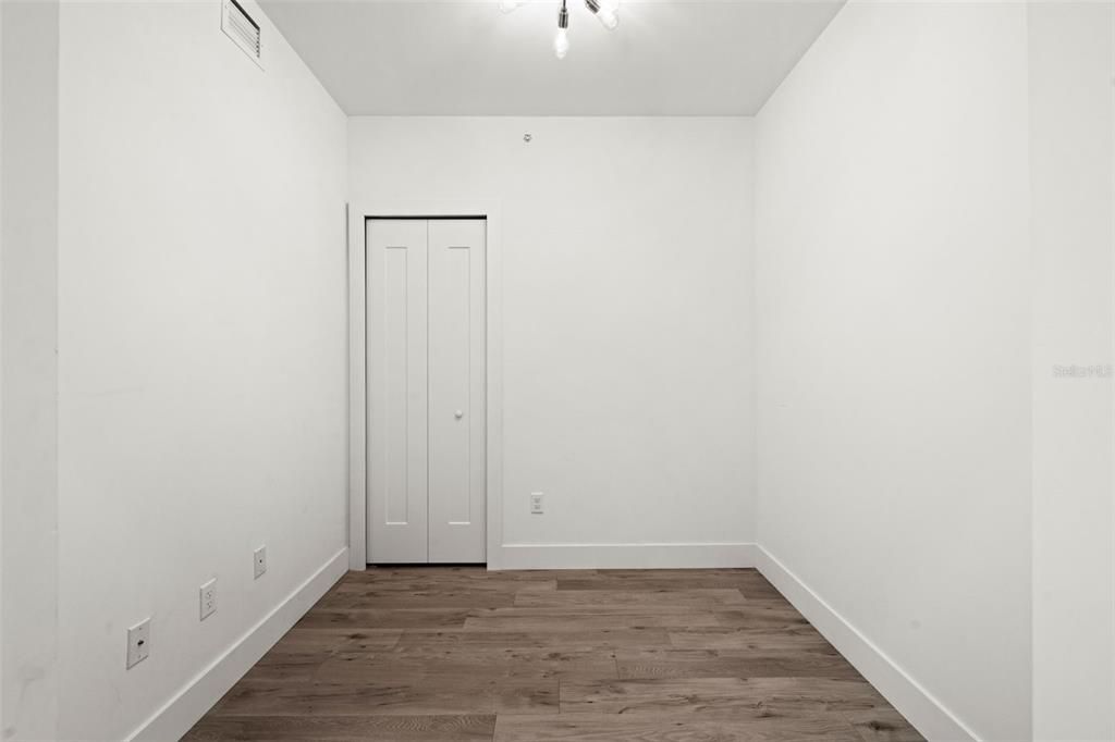 For Sale: $480,000 (1 beds, 2 baths, 858 Square Feet)