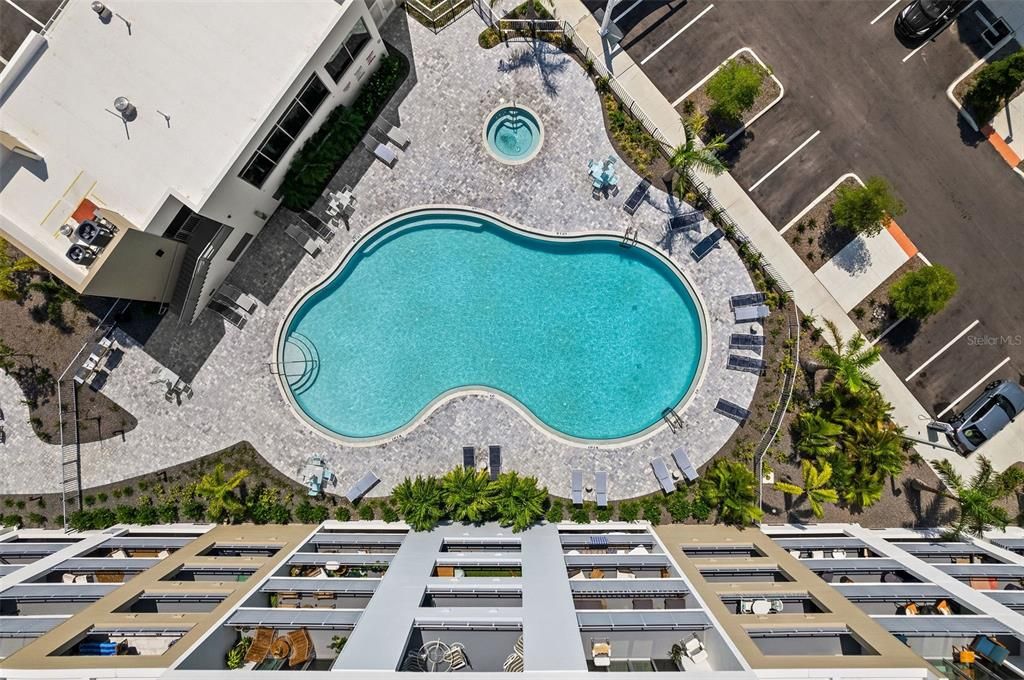 For Sale: $480,000 (1 beds, 2 baths, 858 Square Feet)