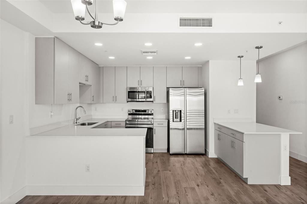 For Sale: $480,000 (1 beds, 2 baths, 858 Square Feet)