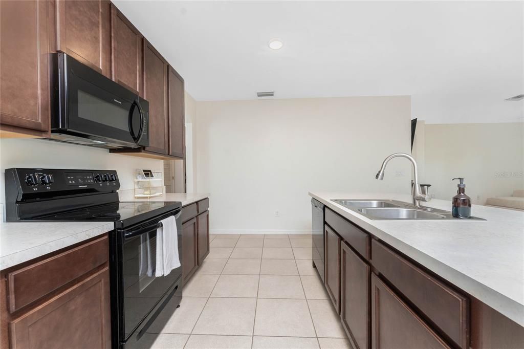 For Sale: $339,950 (4 beds, 2 baths, 1846 Square Feet)