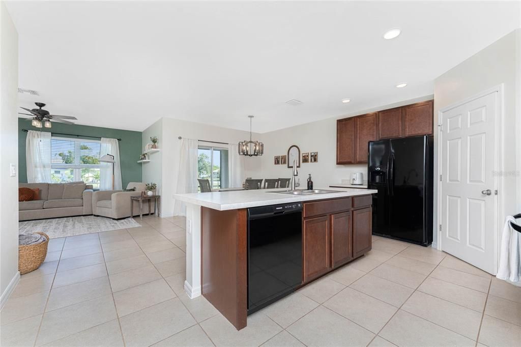 For Sale: $339,950 (4 beds, 2 baths, 1846 Square Feet)