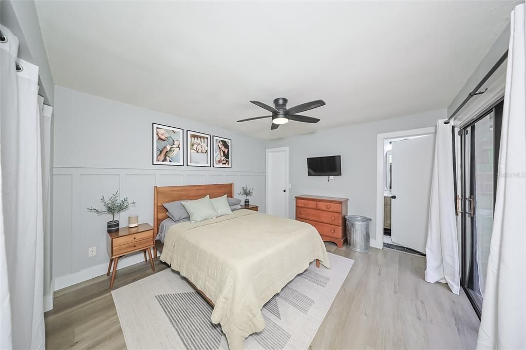 Active With Contract: $399,000 (2 beds, 2 baths, 1021 Square Feet)