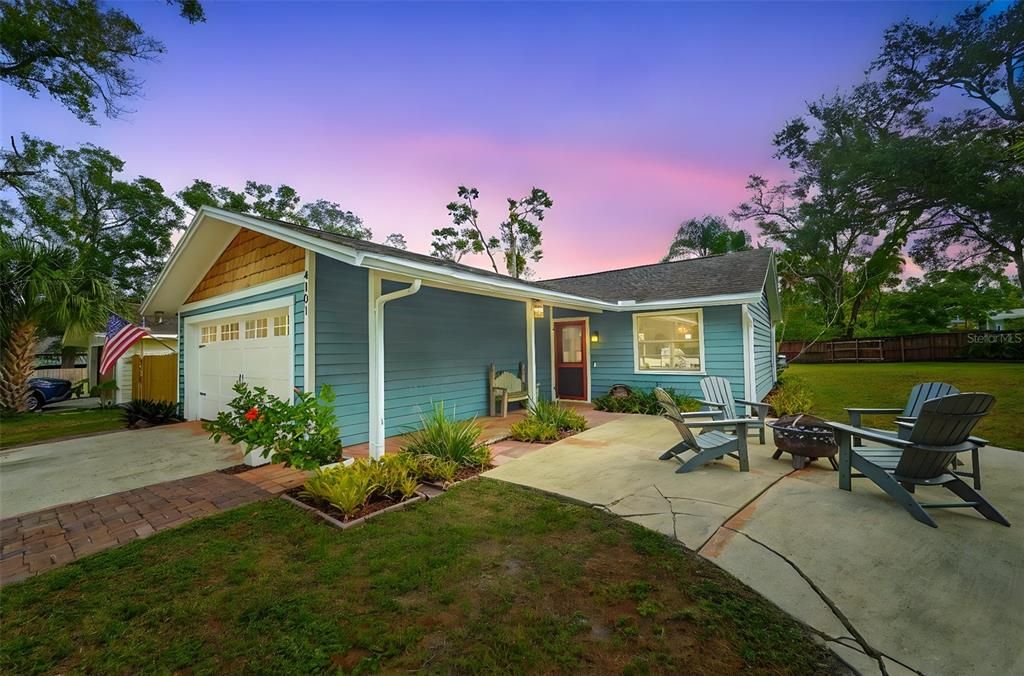 Active With Contract: $399,000 (2 beds, 2 baths, 1021 Square Feet)