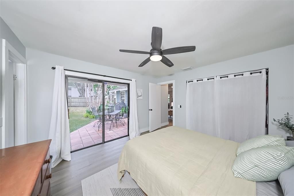 Active With Contract: $399,000 (2 beds, 2 baths, 1021 Square Feet)