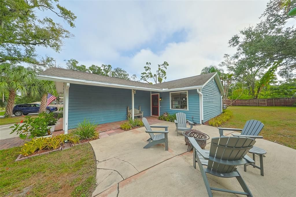 Active With Contract: $399,000 (2 beds, 2 baths, 1021 Square Feet)