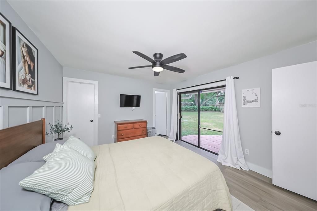 Active With Contract: $399,000 (2 beds, 2 baths, 1021 Square Feet)