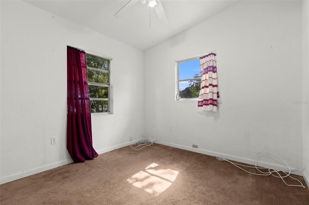 合同活跃: $317,500 (3 贝兹, 2 浴室, 1124 平方英尺)