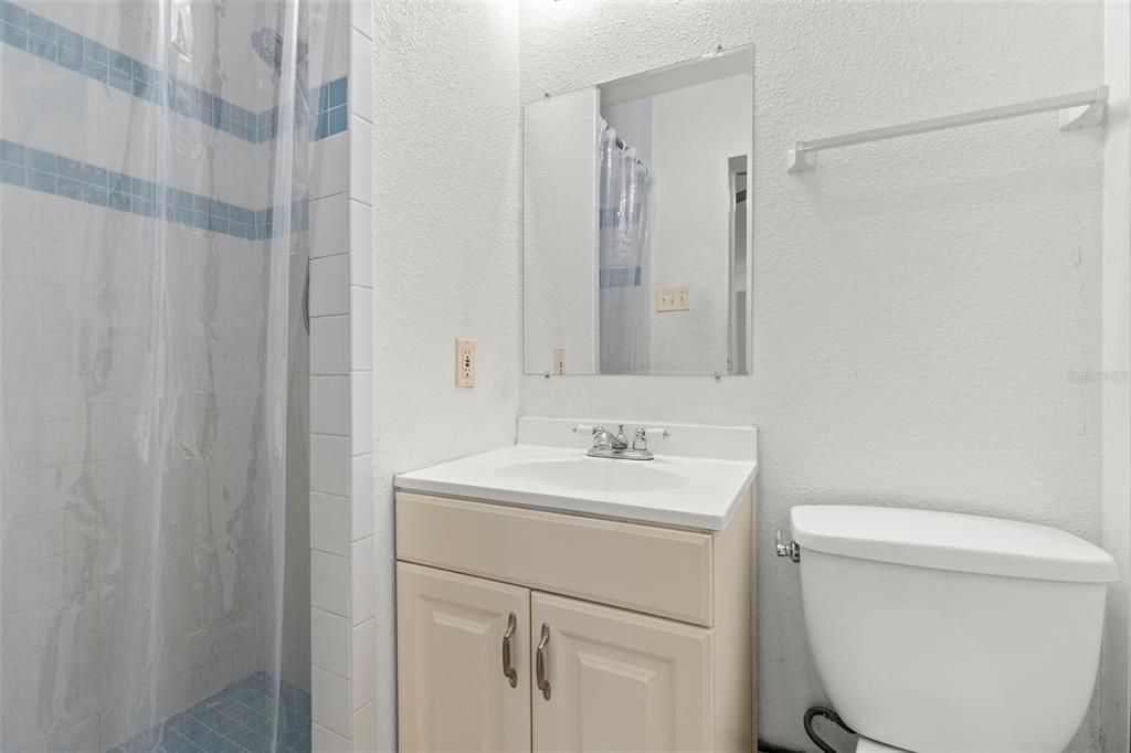 合同活跃: $317,500 (3 贝兹, 2 浴室, 1124 平方英尺)