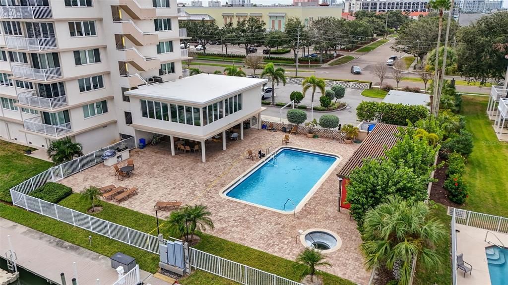 На продажу: $487,500 (2 спален, 2 ванн, 979 Квадратных фут)