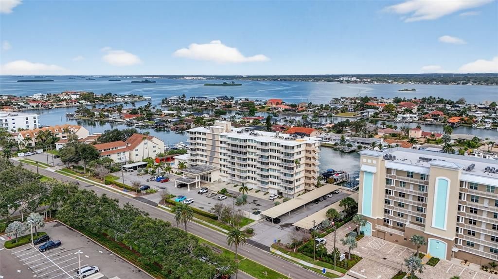 На продажу: $487,500 (2 спален, 2 ванн, 979 Квадратных фут)