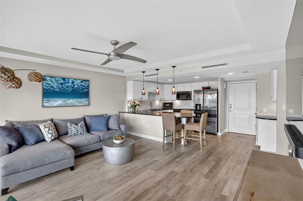 На продажу: $487,500 (2 спален, 2 ванн, 979 Квадратных фут)