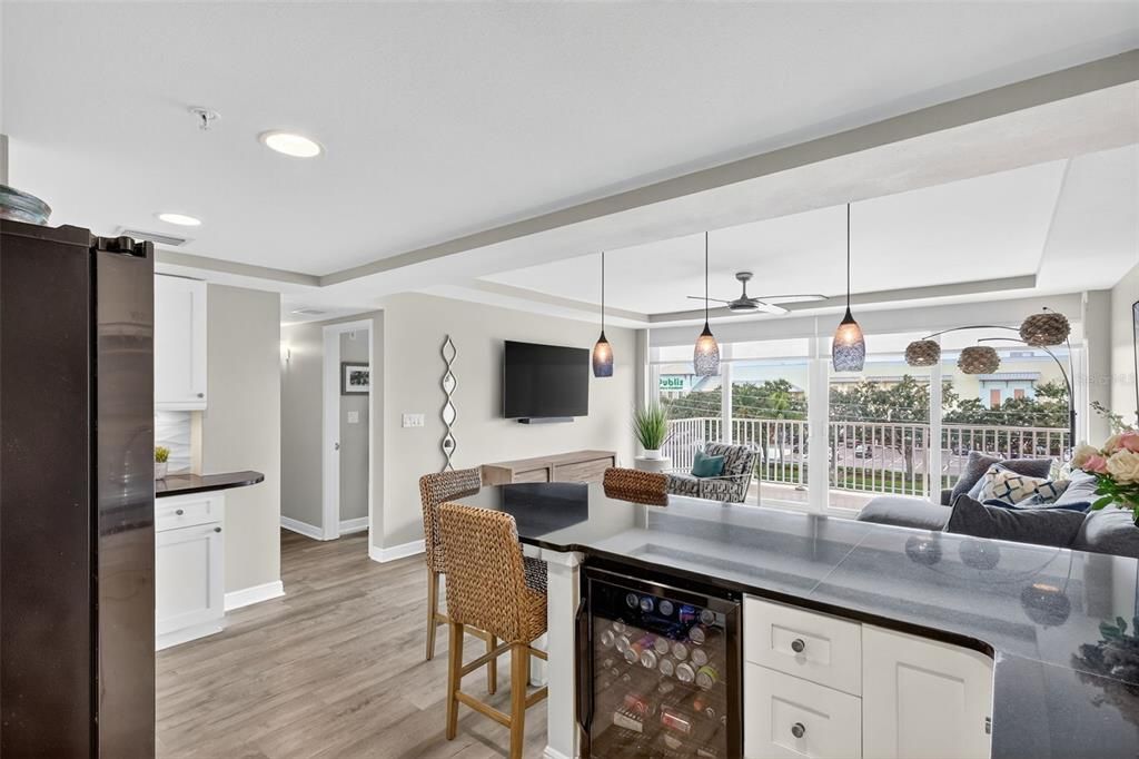 На продажу: $487,500 (2 спален, 2 ванн, 979 Квадратных фут)