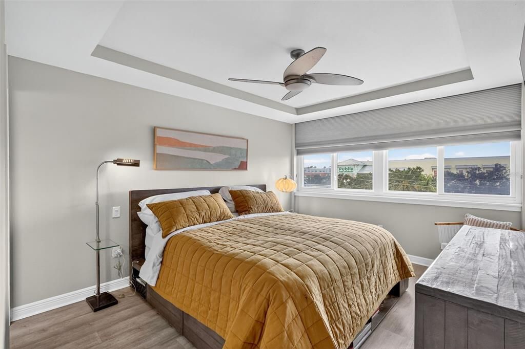 На продажу: $487,500 (2 спален, 2 ванн, 979 Квадратных фут)