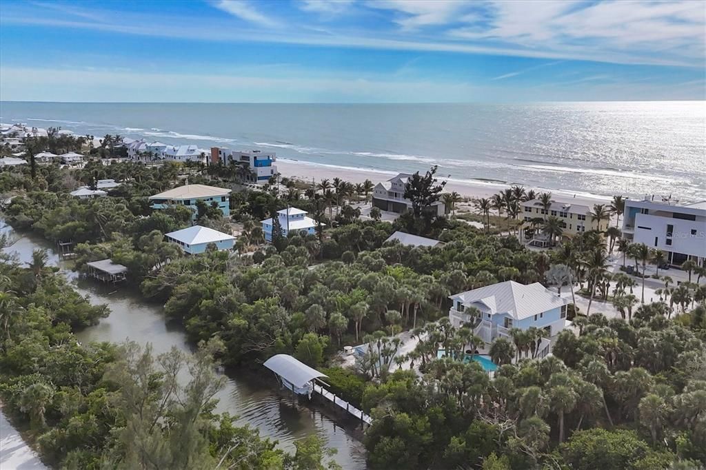 For Sale: $1,395,000 (3 beds, 3 baths, 1772 Square Feet)