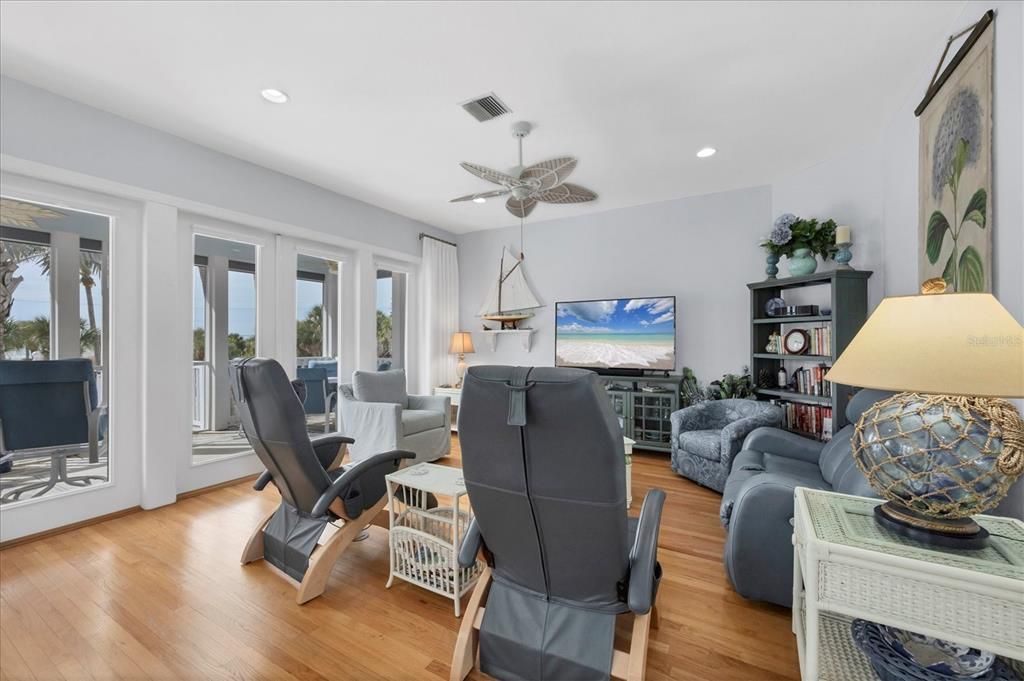 For Sale: $1,395,000 (3 beds, 3 baths, 1772 Square Feet)