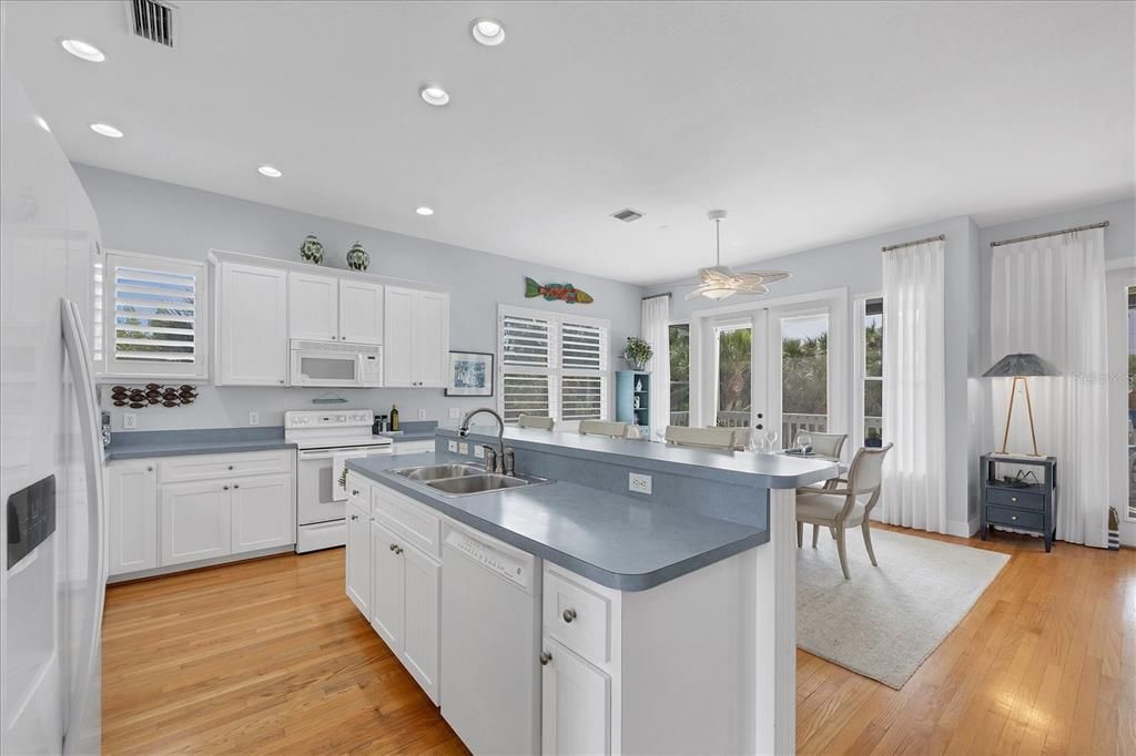 For Sale: $1,395,000 (3 beds, 3 baths, 1772 Square Feet)