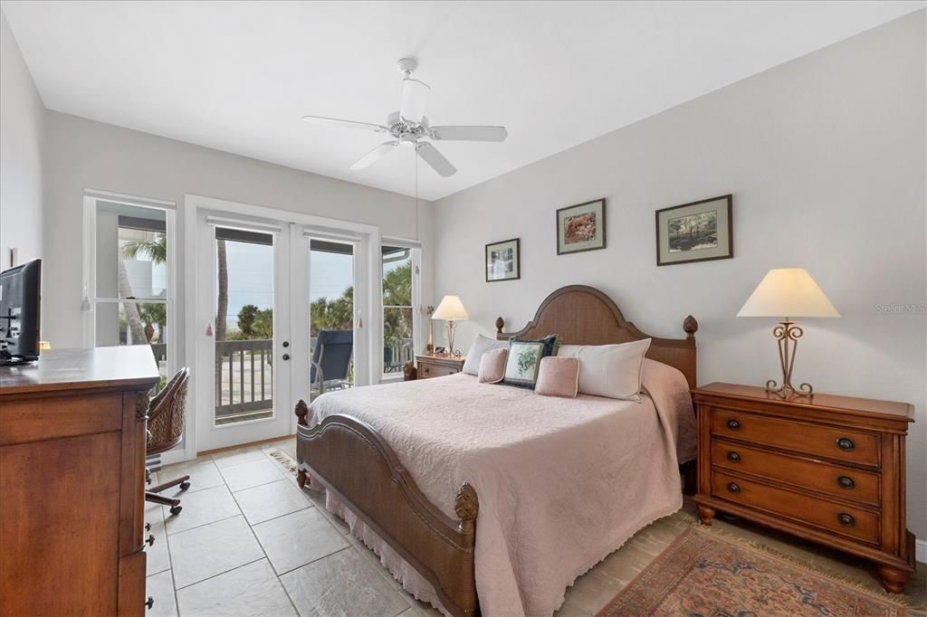 For Sale: $1,395,000 (3 beds, 3 baths, 1772 Square Feet)